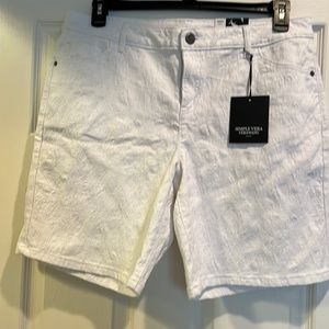 Women White Simply Vera Wang Denim Size 14. Bermuda Mid Rise NWT